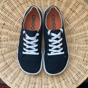 Origo Barefoot Women's Black Canvas Sneakers